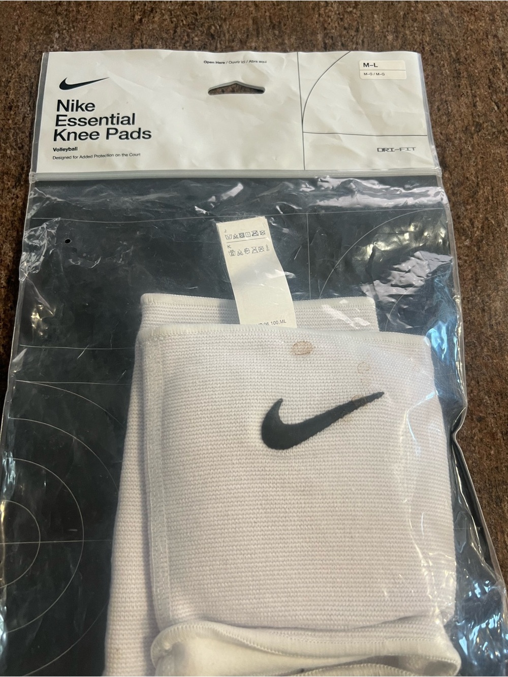 New- Nike White Knee Pads with Black Swoosh - M/L